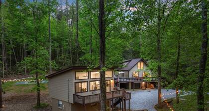 Upscale Creek Retreat:Theater&Pickleball, in Helen