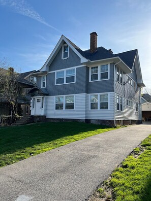 Exterior - Furnished Modern Studio with Wi-Fi in Cleveland Heights!  (Cleveland Heights)