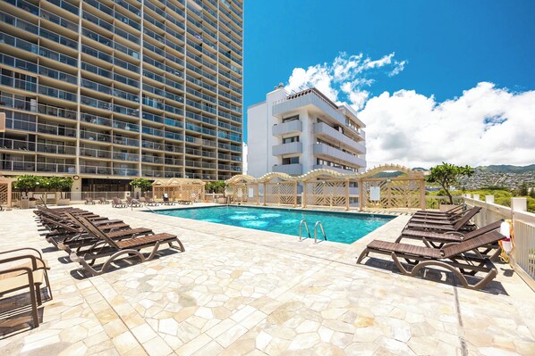 Outdoor pool, a heated pool