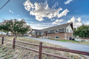Exterior - Casa Commodore ~ Paddles, Pups & Proximity! (Salida)