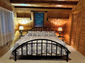 4 bedrooms, desk, iron/ironing board, travel crib - Modern, 2 King, 4 BDRM Private Luxury Log Cabin, 5 Star, Family Friendly (Intervale)