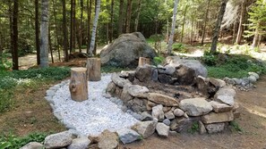 Property grounds - Modern, 2 King, 4 BDRM Private Luxury Log Cabin, 5 Star, Family Friendly (Intervale)