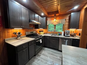 冰箱、微波炉、烤箱、炉灶