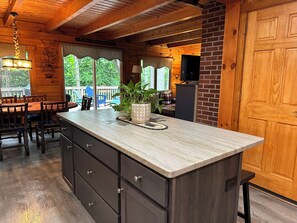 Dining - Modern, 2 King, 4 BDRM Private Luxury Log Cabin, 5 Star, Family Friendly (Intervale)