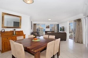 Interior - Panoramic Views Atop Surfers w/ Pool, Beach Access (Surfers Paradise)