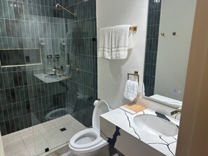 Standard Single Room | Bathroom
