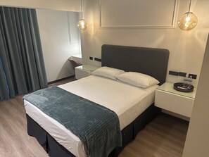 Standard Single Room | In-room safe, desk, laptop workspace, iron/ironing board - Hotel Boutique Las Mesetas (San Pedro Sula)