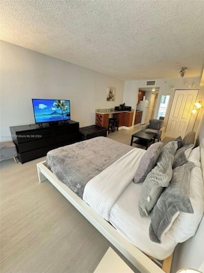 1 bedroom, iron/ironing board, free WiFi, bed sheets