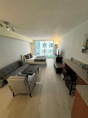 1 makuuhuone, silitysrauta/-lauta, Wi-Fi, vuodevaatteet