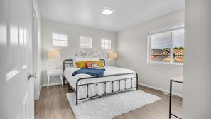 3 chambres, fer et planche à repasser, Wi-Fi gratuit, draps fournis