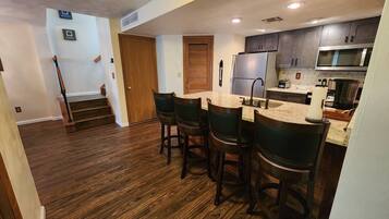 Mikrowelle, Ofen, Herdplatte, GeschirrspĂŒler