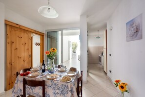 Dining - Holiday Home 'Villetta Sea Love San Foca' with Shared Terrace, Wi-Fi and Air Conditioning (San Foca)