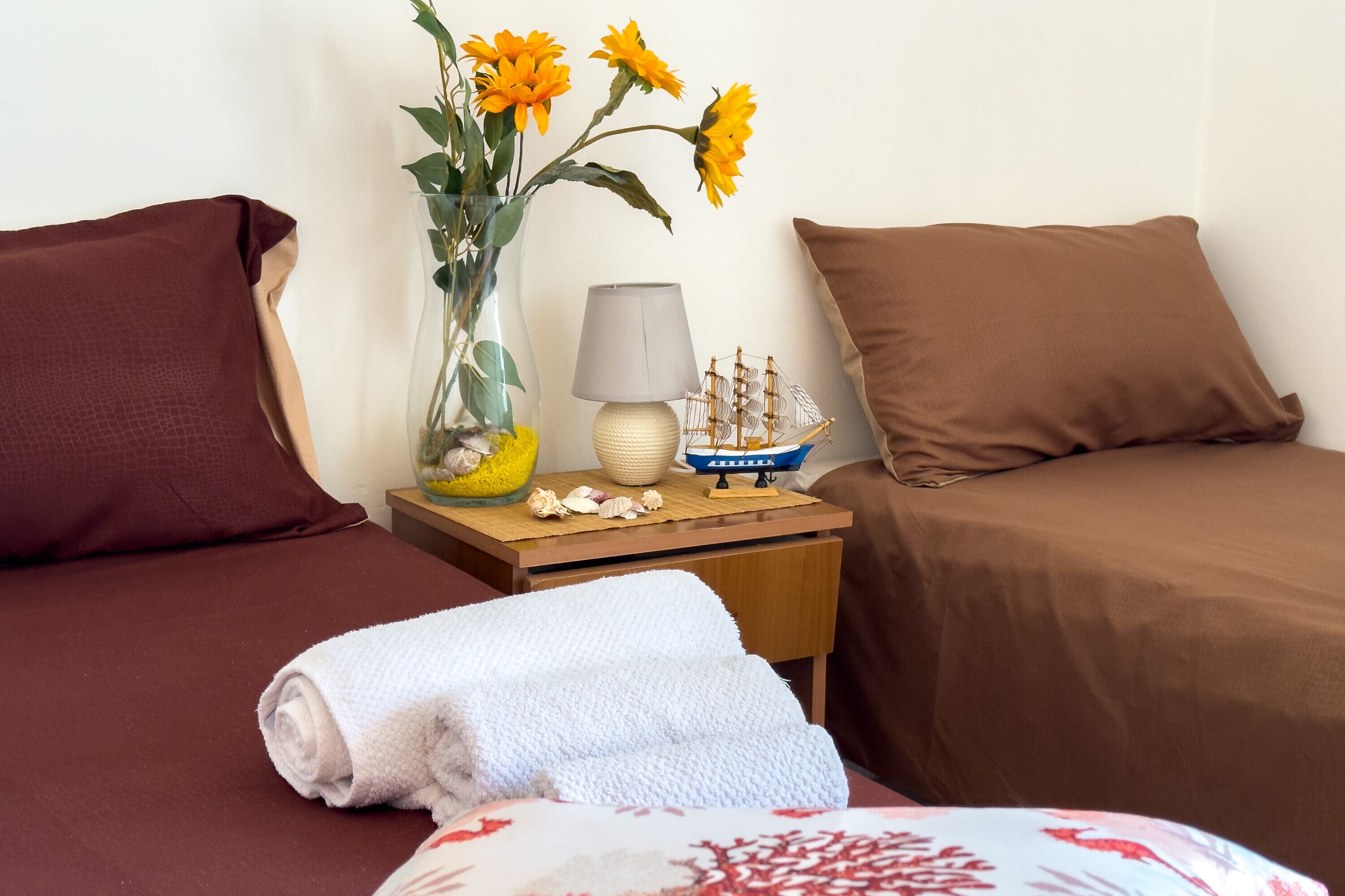 1 habitación, tabla de planchar con plancha, wifi gratis y ropa de cama 