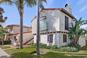 Exterior - SEAbbatical by the Wharf, 2 BD, 2 BA Duplex, Walk to Beach (Santa Barbara)