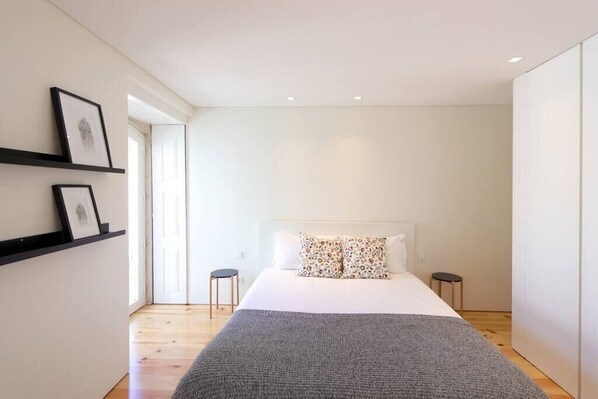 1 bedroom, iron/ironing board, travel cot, WiFi - HM - Pinheiro Duplex Apartment (Porto)