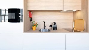 Private kitchen - HM - Infante Riverside Apartment M (Porto)