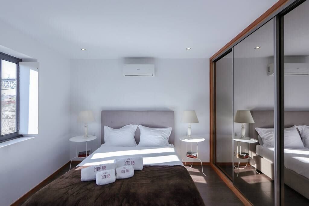 3 makuuhuonetta, silitysrauta/-lauta, vauvan matkasänky, Wi-Fi