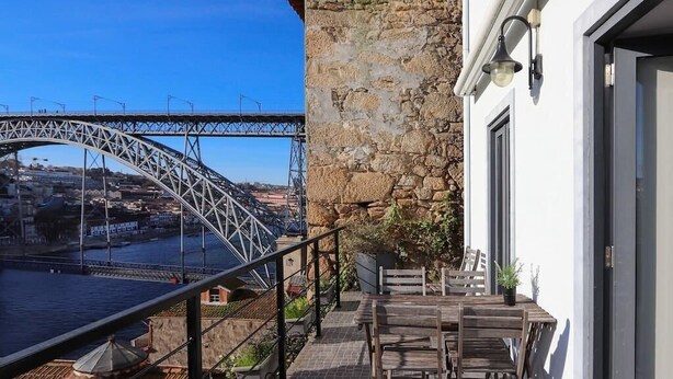 Unclassified image, 1 of 22, button - Panoramic River View Downtown With Terrace (Porto)