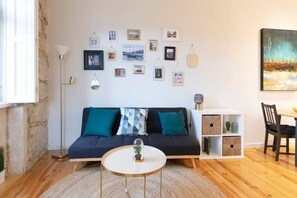 TV - HM – Porto Blue Pool Apartment (Porto)