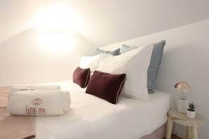 Iron/ironing board, travel crib, WiFi, bed sheets - HM - Oporto City View - amazing balcony view (Porto)