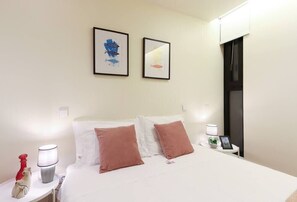 1 bedroom, iron/ironing board, travel cot, WiFi
