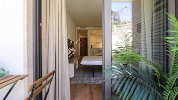 1 bedroom, iron/ironing board, travel crib, WiFi