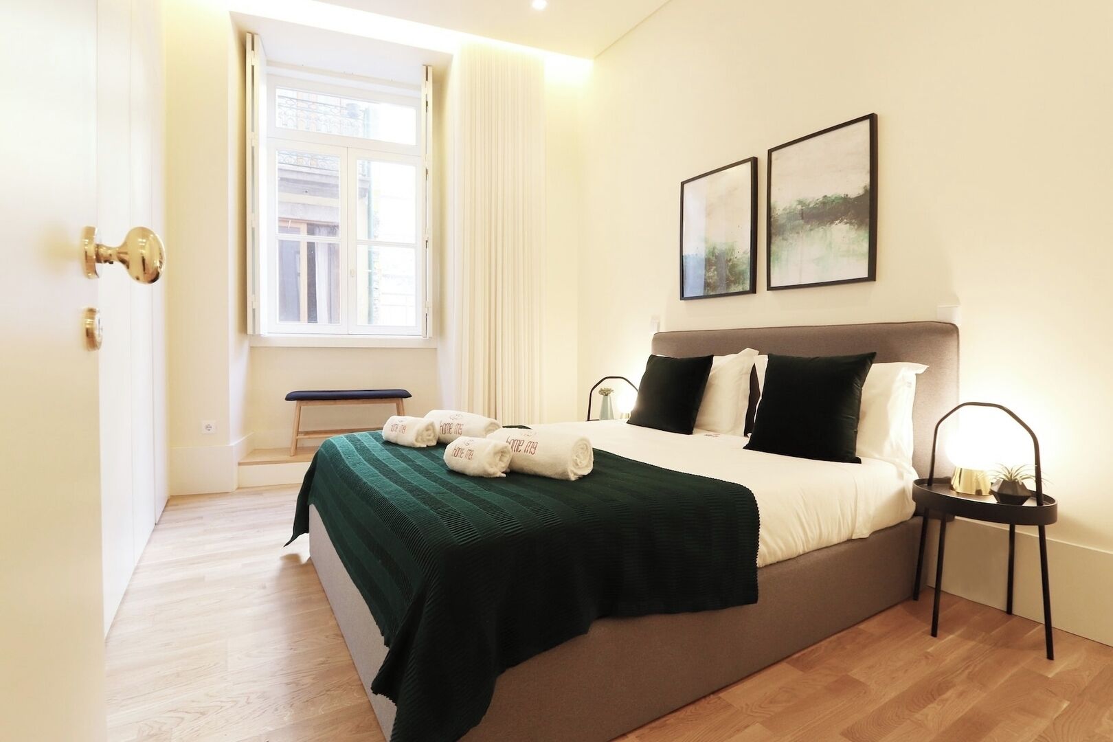 2 bedrooms, iron/ironing board, travel cot, WiFi