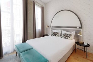 1 chambre, fer et planche à repasser, lit de bébé portatif, Wi-Fi