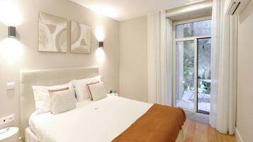 2 bedrooms, iron/ironing board, travel crib, WiFi