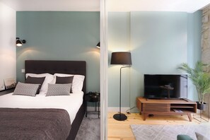 1 bedroom, iron/ironing board, WiFi, bed sheets - HM - Pinheiro Downtown Living (Porto)