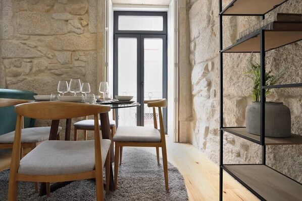 Dining - HM - Pinheiro Downtown Living (Porto)