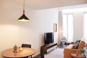 TV - HM - Marquês Square Duplex (Porto)