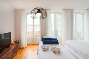 Iron/ironing board, WiFi, bed sheets - HM – Historic Downtown Batalha Studio (Porto)