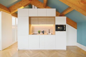 Fridge, microwave, dishwasher, coffee/tea maker - HM - Infante Riverside Apartment R (Porto)