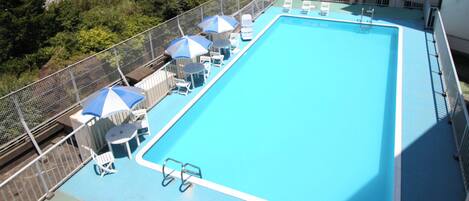 Sisä-/ulkouima-allas