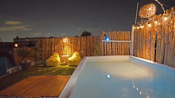 Habitación Confort, 1 cama King size y sofá cama, vista al patio | Terraza o patio