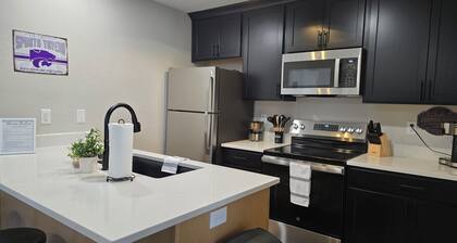 Cozy 3-bedroom Condo at Stadium Place