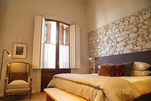 Luxury Suite | In-room safe, individually decorated, individually furnished, desk