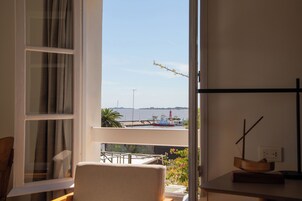 Luxury Suite | In-room safe, individually decorated, individually furnished, desk