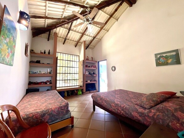 Room - Casa Colonial privada vía Villeta Tobia (Nimaima)
