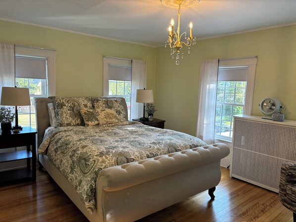 Luxury Single Room, 1 Queen Bed, City View