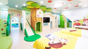 Character Room, Kongsuni Suite | Brankas dan Wi-Fi gratis