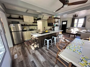 Mikrobølgeovn, ovn og kokeplater