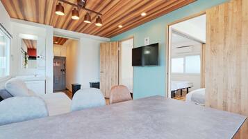 2 bedrooms, WiFi, bed sheets