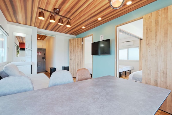 2 bedrooms, WiFi, bed sheets