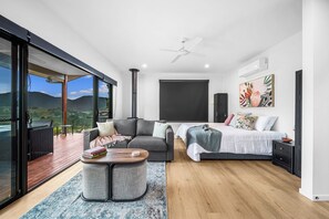 1 slaapkamer, een strijkplank/strijkijzer, wifi, beddengoed