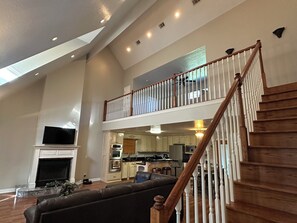 Smart TV, fireplace