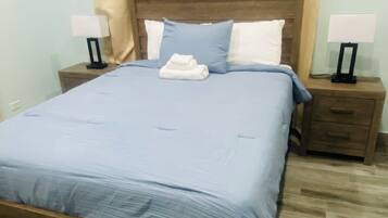 2 habitaciones, tabla de planchar con plancha, wifi y ropa de cama