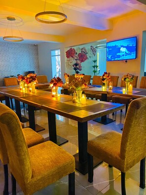 Restaurant - Kemrose (Fort Portal)