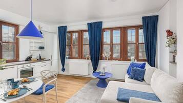 Fernseher, Stereoanlage